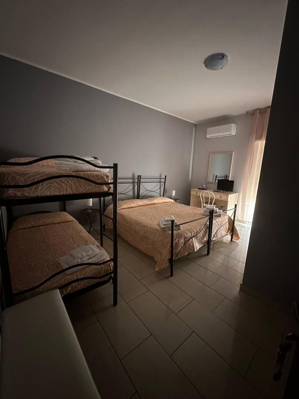 Emmanuel Bed & Breakfast 3*